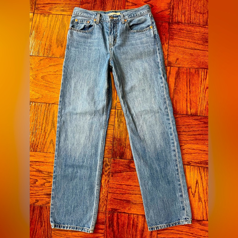 NWOT Levi’s Low Pro Straight Medium Wash Jeans, Size 27